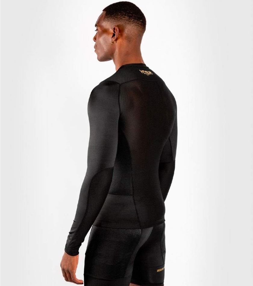 Rashguard Manga Larga Venum G-Fit (Negro / Dorado) (Disponible en Costa Rica)