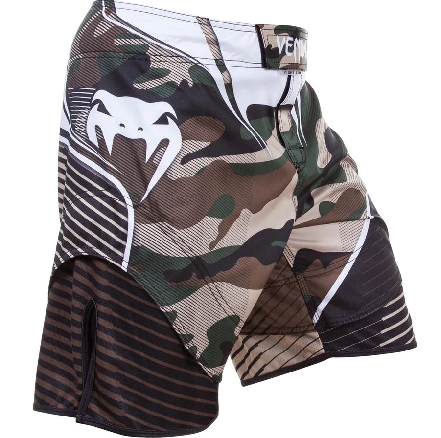 Fightshorts Venum Hero Camo (Camo / Verde) (Disponible en Costa Rica y por Encargo)