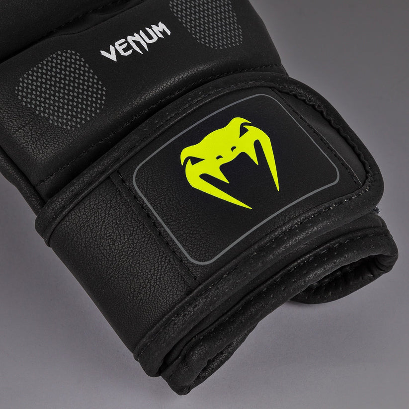 Guantes de MMA Venum Training Camp 4.0 (Sparring) (Negro / Amarillo Neón) (Disponible en Costa Rica y por Encargo)