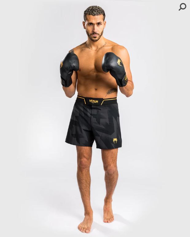 Fightshorts Venum Razor (Negro / Amarillo) (Disponible en Costa Rica y por Encargo)