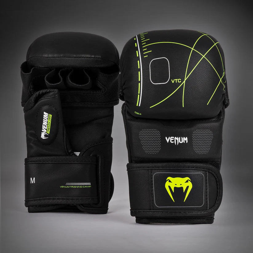 Guantes de MMA Venum Training Camp 4.0 (Sparring) (Negro / Amarillo Neón) (Disponible en Costa Rica y por Encargo)
