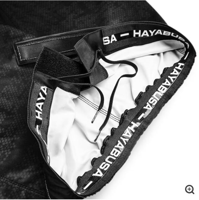 Fightshorts para Niño Hayabusa Hexagon (Negro) (Disponible por Encargo)