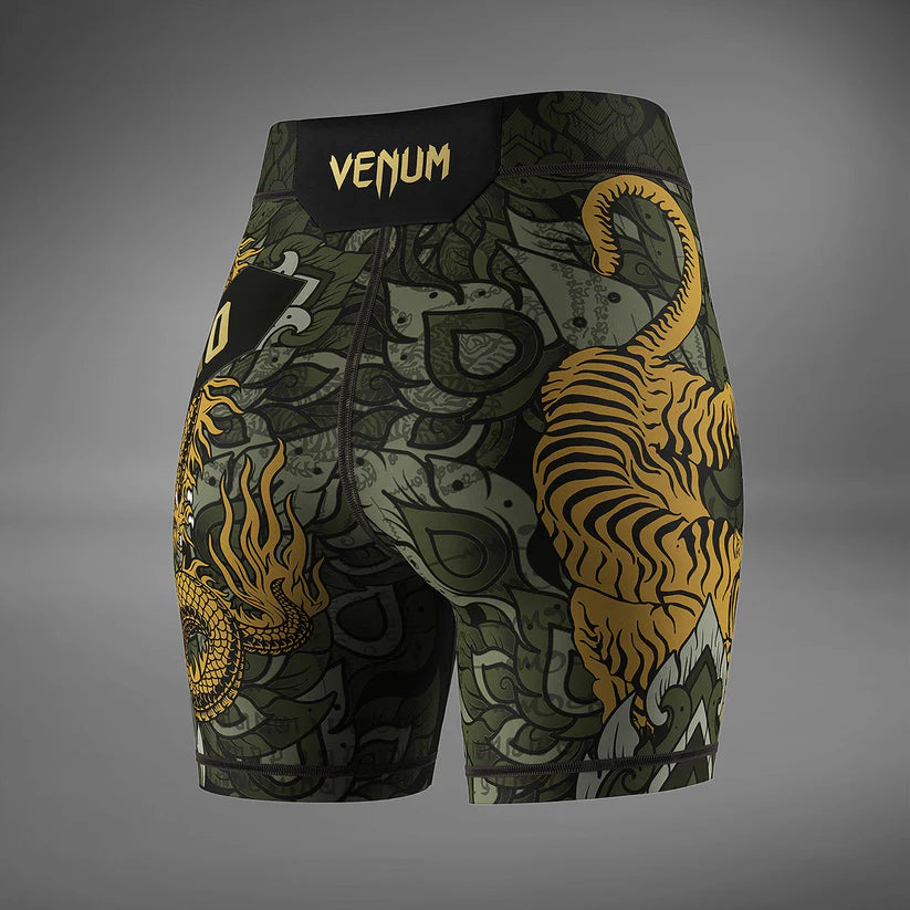 Licra Corta Venum UFC Unrivaled Valentina Shevchenko (Verde) (Disponible por Encargo)