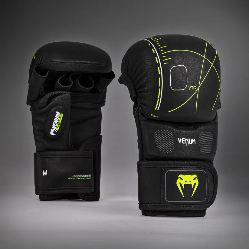 Guantes de MMA Venum Training Camp 4.0 (Sparring) (Negro / Amarillo Neón) (Disponible en Costa Rica y por Encargo)