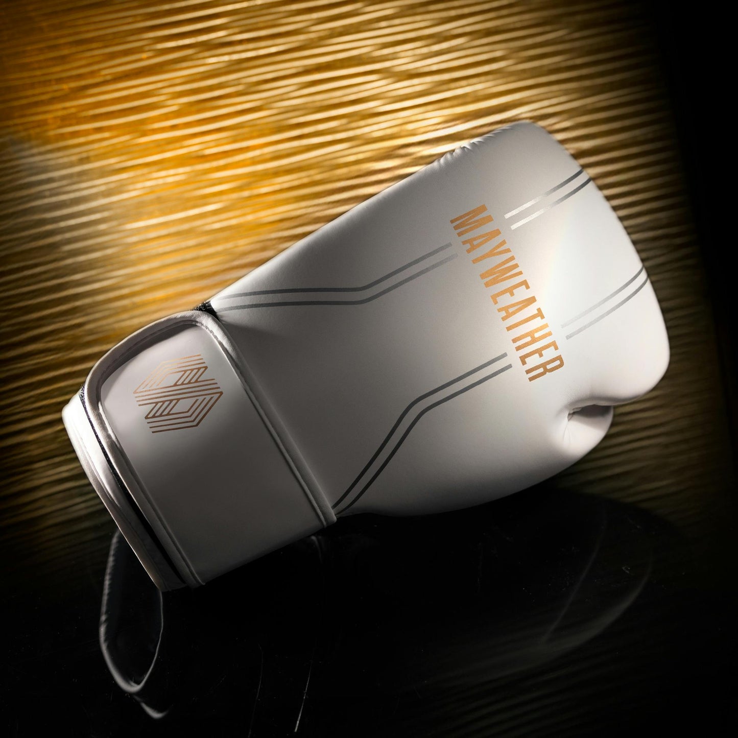 Guantes de Box Hayabusa Mayweather Contender (Blanco / Dorado) (Disponible por Encargo)
