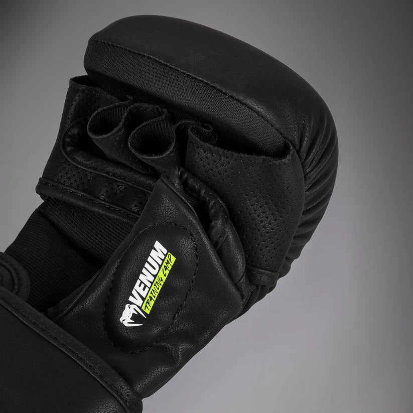 Guantes de MMA Venum Training Camp 4.0 (Sparring) (Negro / Amarillo Neón) (Disponible en Costa Rica y por Encargo)