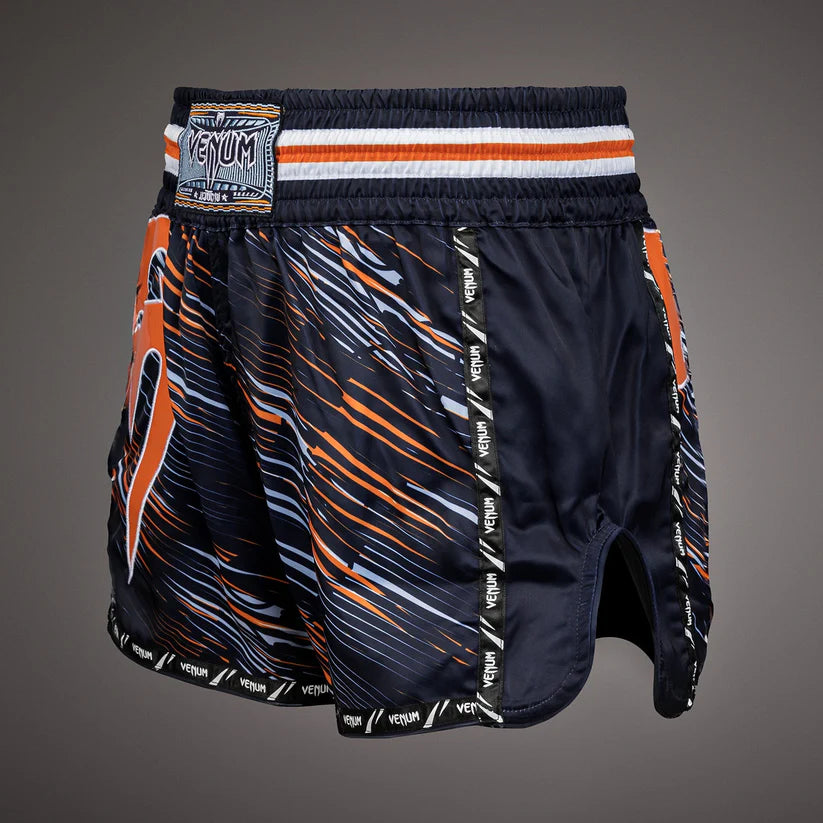 Fightshorts de Muay Thai Venum Giant (Negro / Anaranjado) (Disponible en Costa Rica y por Encargo)