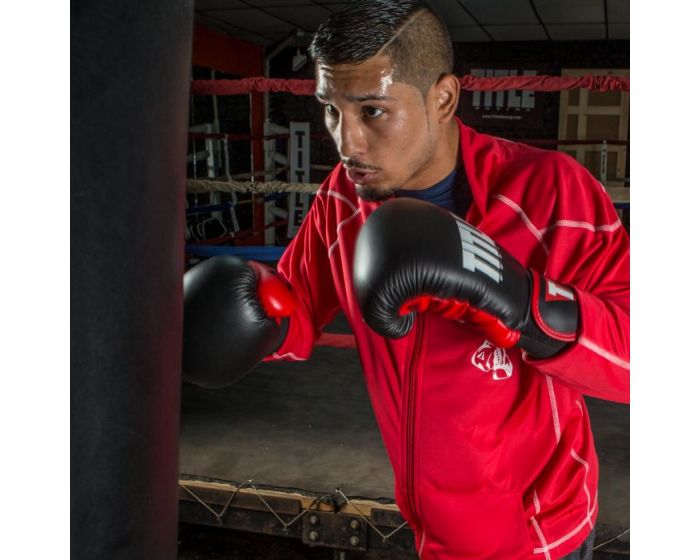 Guantes de Box Title Dynamic Strike (Negro / Rojo) (Disponible por Encargo)