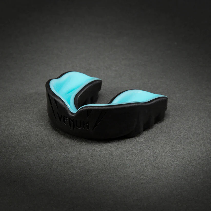 Bucal Venum Challenger (Negro / Turquesa) (Disponible en Costa Rica)