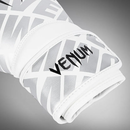 Guantes de Box Venum Contender 1.5 XT (Blanco / Plateado) (Disponible en Costa Rica)