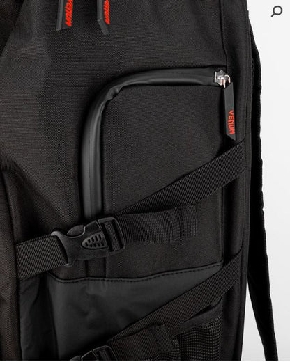 Backpack Venum Challenger Xtreme Evo (Negro / Rojo) (Disponible por Encargo)