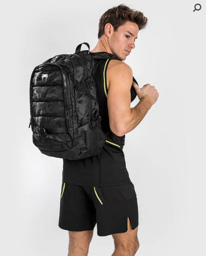 Backpack Venum Challenger Pro (Camo Oscuro) (Disponible por Encargo)
