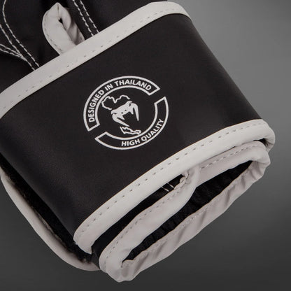 Guantes de Box Venum Challenger 2.0 para Niño (Negro / Blanco) (Disponible en Costa Rica)