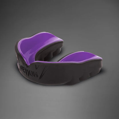 Bucal Venum Challenger (Negro / Morado) (Disponible en Costa Rica)