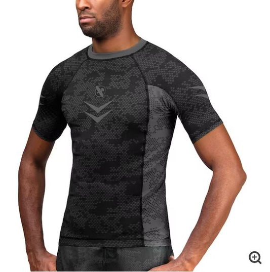 Rashguard Manga Corta Hayabusa Ranked (Negro) (Disponible por Encargo)