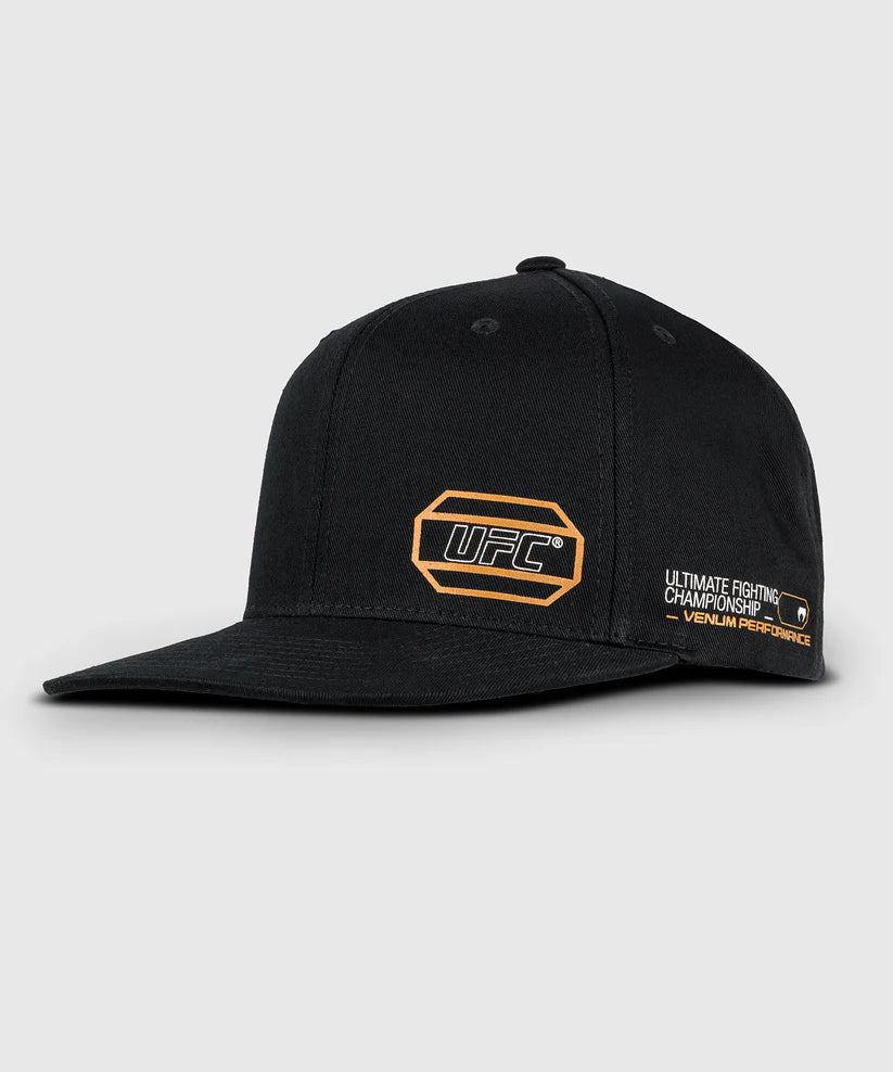 Gorra Venum UFC Adrenaline (Negro / Rojo) (Disponible por Encargo)