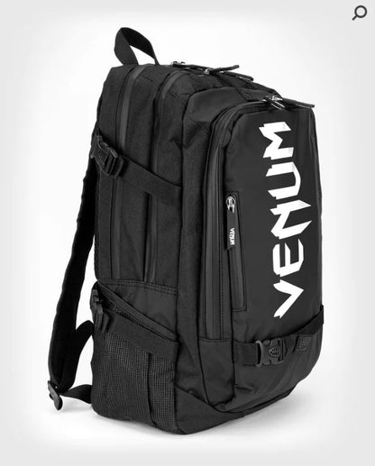 Backpack Venum Challenger Pro Evo (Negro / Blanco) (Disponible por Encargo)
