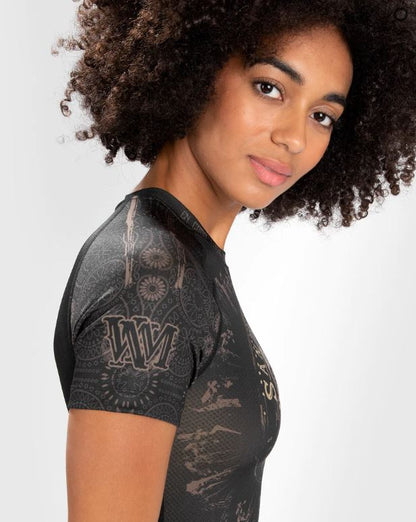 Rashguard Manga Corta para Mujer Venum Santa Muerte Dark Side (Disponible en Costa Rica y por Encargo)