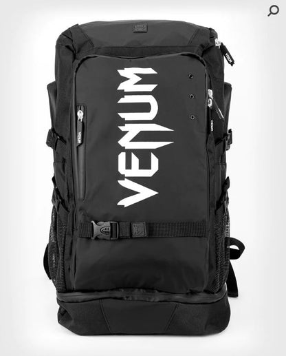 Backpack Venum Challenger Xtreme Evo (Negro / Blanco) (Disponible por Encargo)
