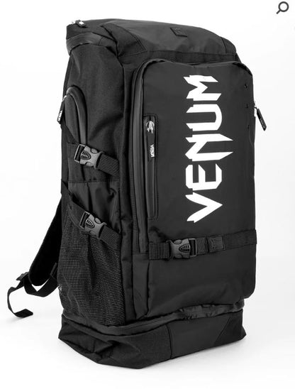 Backpack Venum Challenger Xtreme Evo (Negro / Blanco) (Disponible por Encargo)