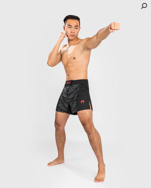 Fightshorts Venum Phantom (Negro / Rojo) (Disponible en Costa Rica y por Encargo)