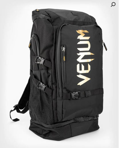 Backpack Venum Challenger Xtreme Evo (Negro / Dorado) (Disponible por Encargo)