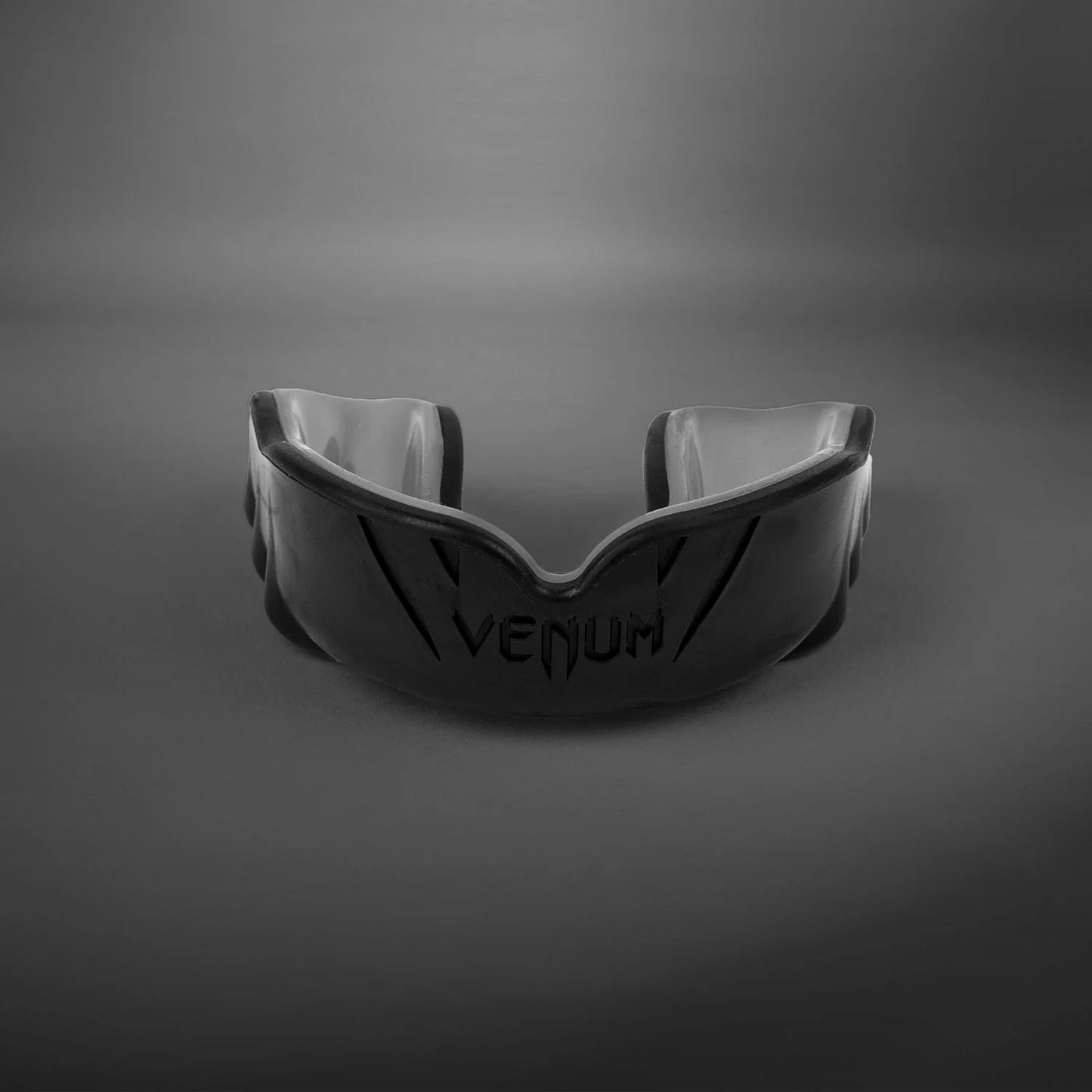 Bucal Venum Challenger (Negro / Gris) (Disponible en Costa Rica)