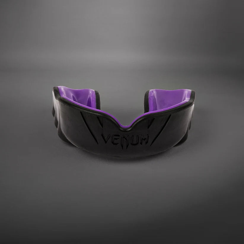 Bucal Venum Challenger (Negro / Morado) (Disponible en Costa Rica)