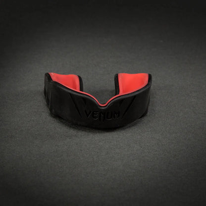 Bucal Venum Challenger (Negro / Coral) (Disponible en Costa Rica)