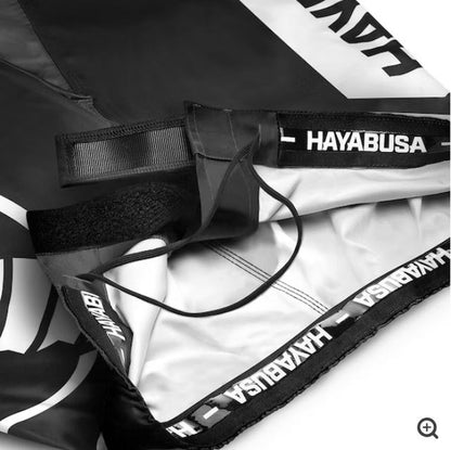 Fightshorts Hayabusa Icon (Cortos) (Negro / Blanco) (Disponible por Encargo)