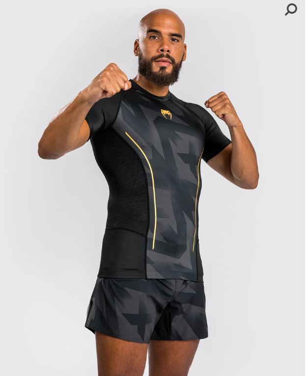 Rashguard Manga Corta Venum Razor (Negro / Amarillo) (Disponible en Costa Rica y por Encargo)