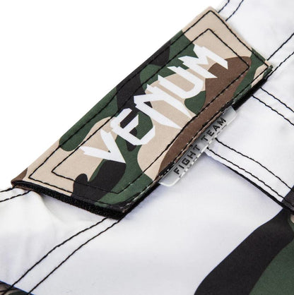 Fightshorts Venum Hero Camo (Camo / Verde) (Disponible en Costa Rica y por Encargo)