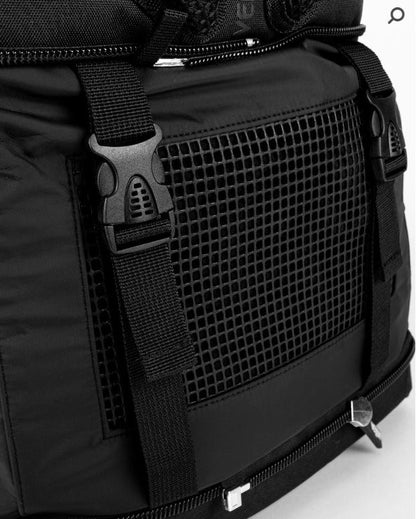 Backpack Venum Challenger Xtreme Evo (Negro / Blanco) (Disponible por Encargo)