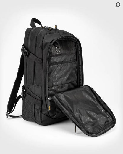 Backpack Venum Challenger Pro Evo (Negro / Dorado) (Disponible por Encargo)