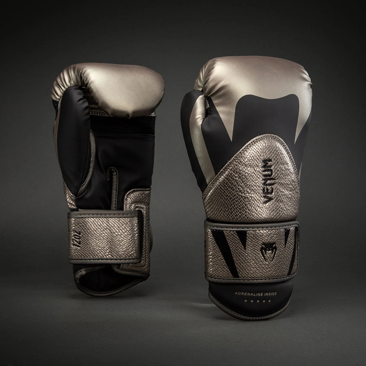 Guantes de Box Venum Challenger 4.0 Scales (Plateado / Negro ) (Disponible en Costa Rica)