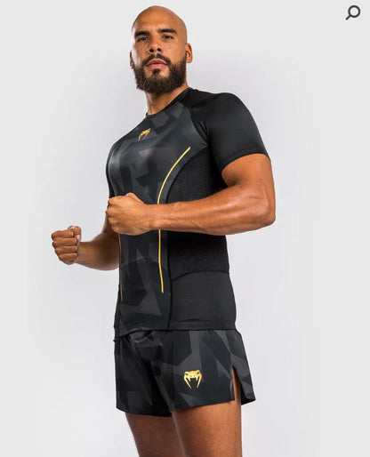 Rashguard Manga Corta Venum Razor (Negro / Amarillo) (Disponible en Costa Rica y por Encargo)