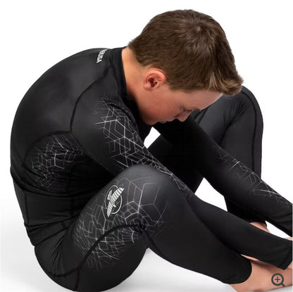 Spats (Licra Larga) para Niños Hayabusa Geo (Negro/ Gris) (Disponible por Encargo)