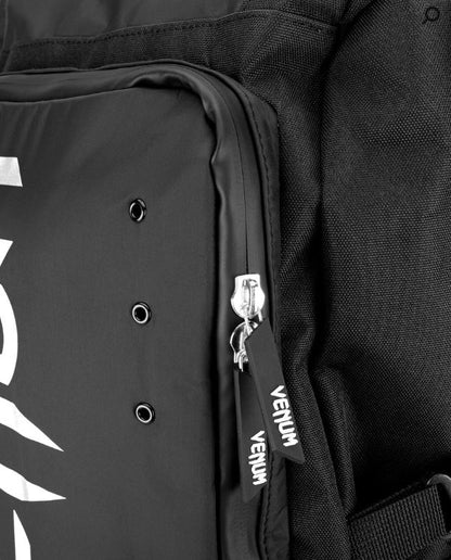 Backpack Venum Challenger Xtreme Evo (Negro / Blanco) (Disponible por Encargo)