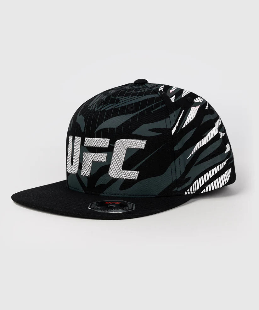 Gorra Venum UFC Fusion (Negro / Plateado) (Disponible en Costa Rica y por Encargo)