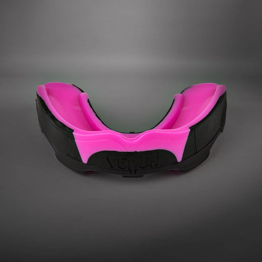 Bucal Venum Predator (Negro / Rosado) (Disponible en Costa Rica)