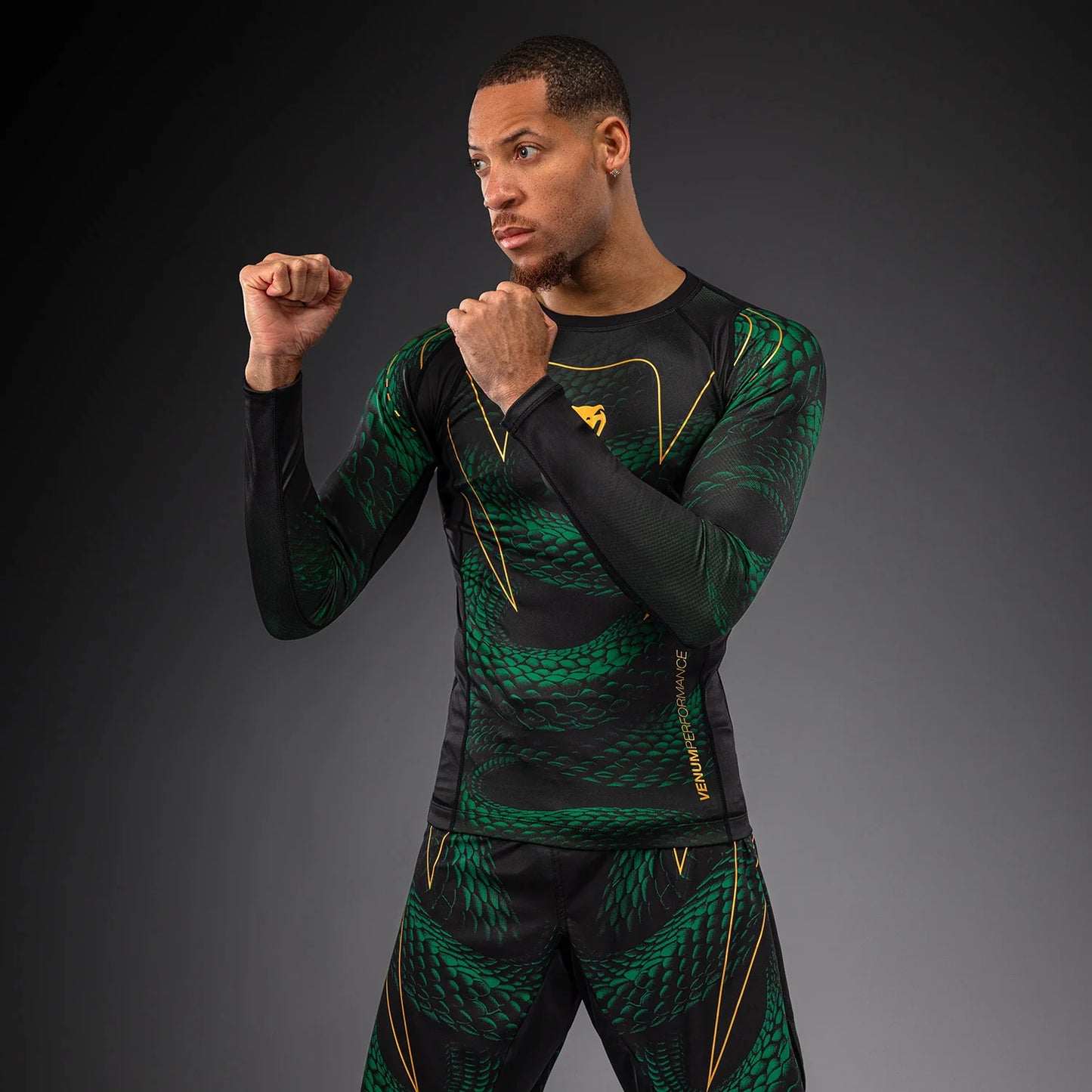 Rashguard Manga Larga Venum Matupa (Negro / Verde) (Disponible en Costa Rica)