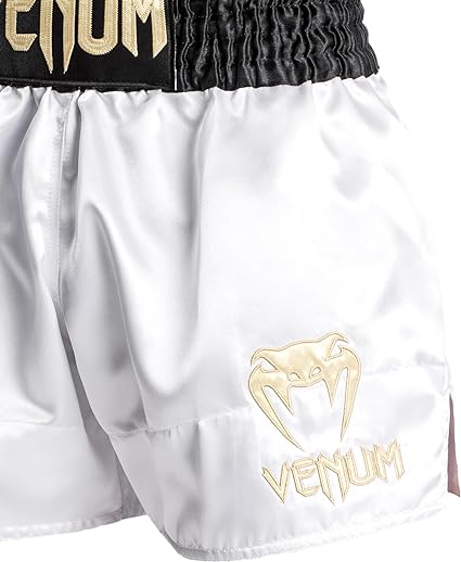 Fightshorts de Muay Thai Venum Classic (Blanco / Negro / Dorado) (Disponible por Encargo)