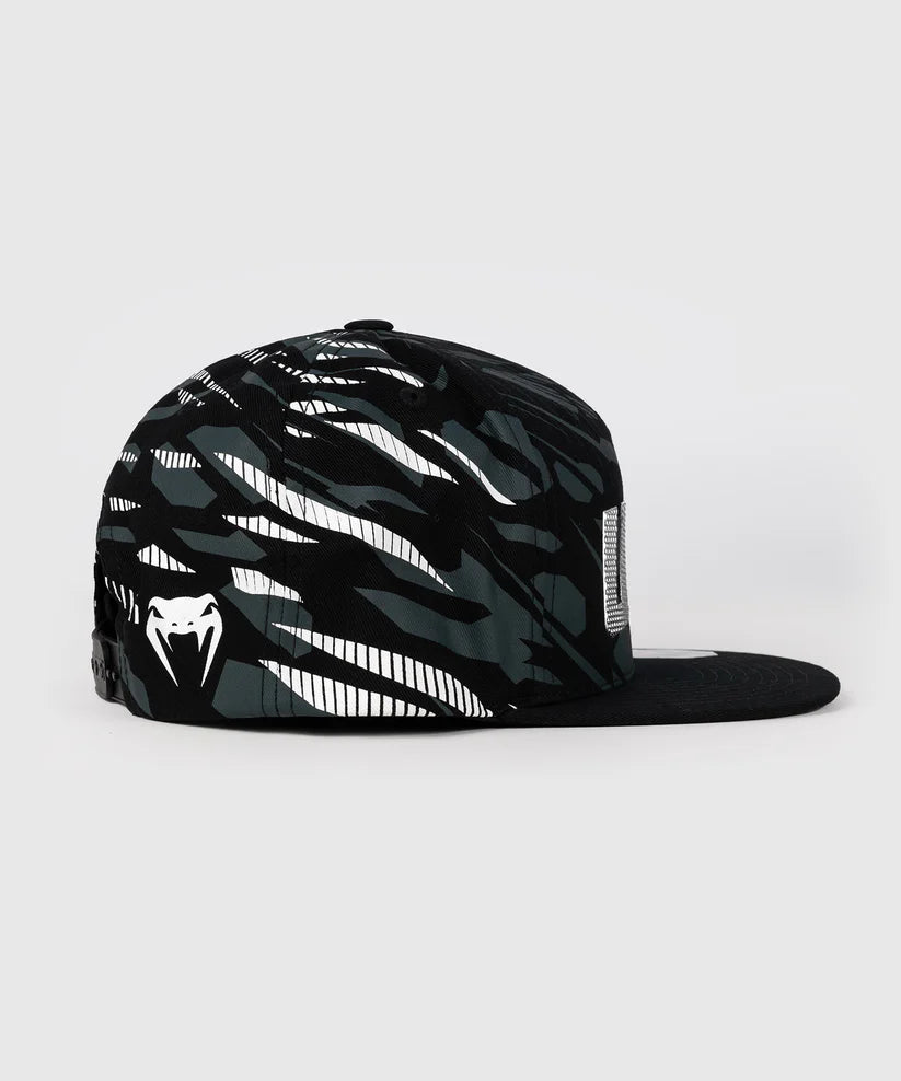 Gorra Venum UFC Fusion (Negro / Plateado) (Disponible en Costa Rica y por Encargo)
