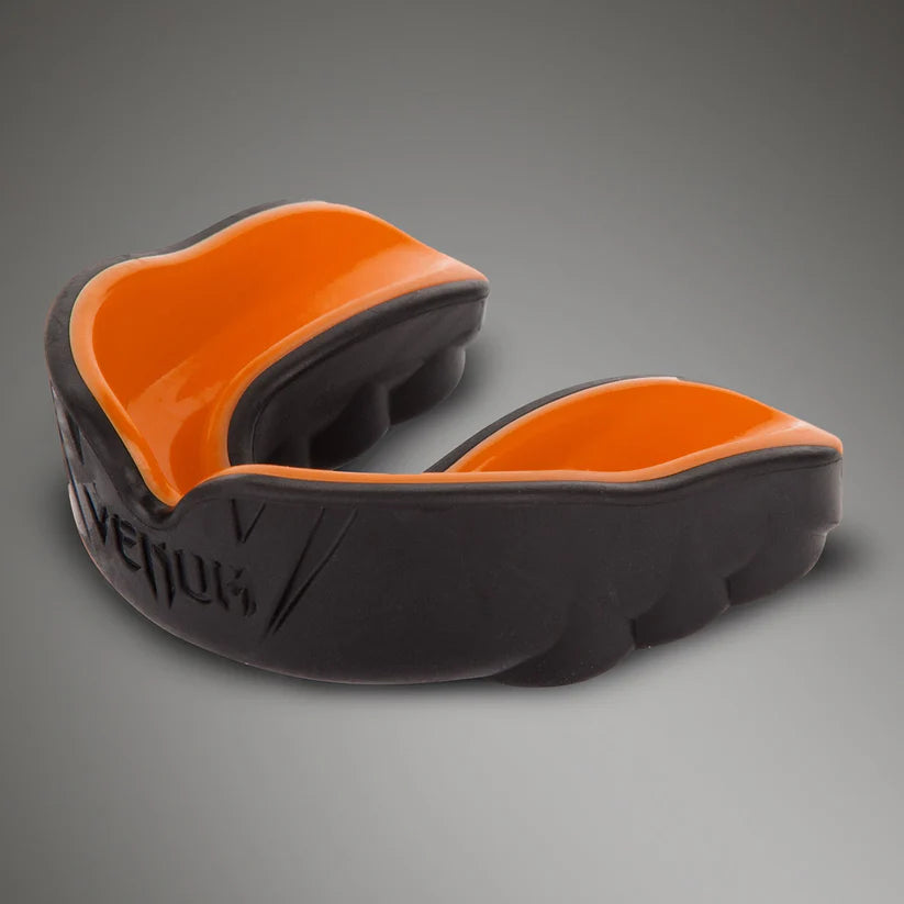 Bucal Venum Challenger (Negro / Anaranjado) (Disponible en Costa Rica)