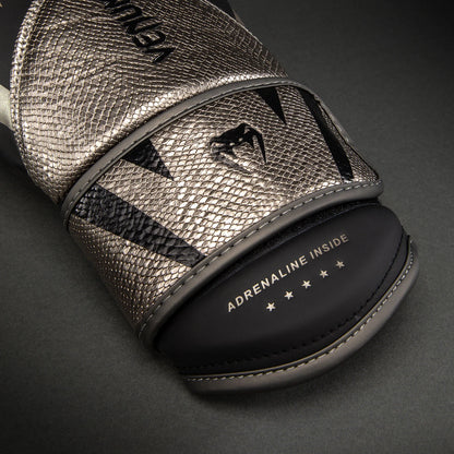 Guantes de Box Venum Challenger 4.0 Scales (Plateado / Negro ) (Disponible en Costa Rica)