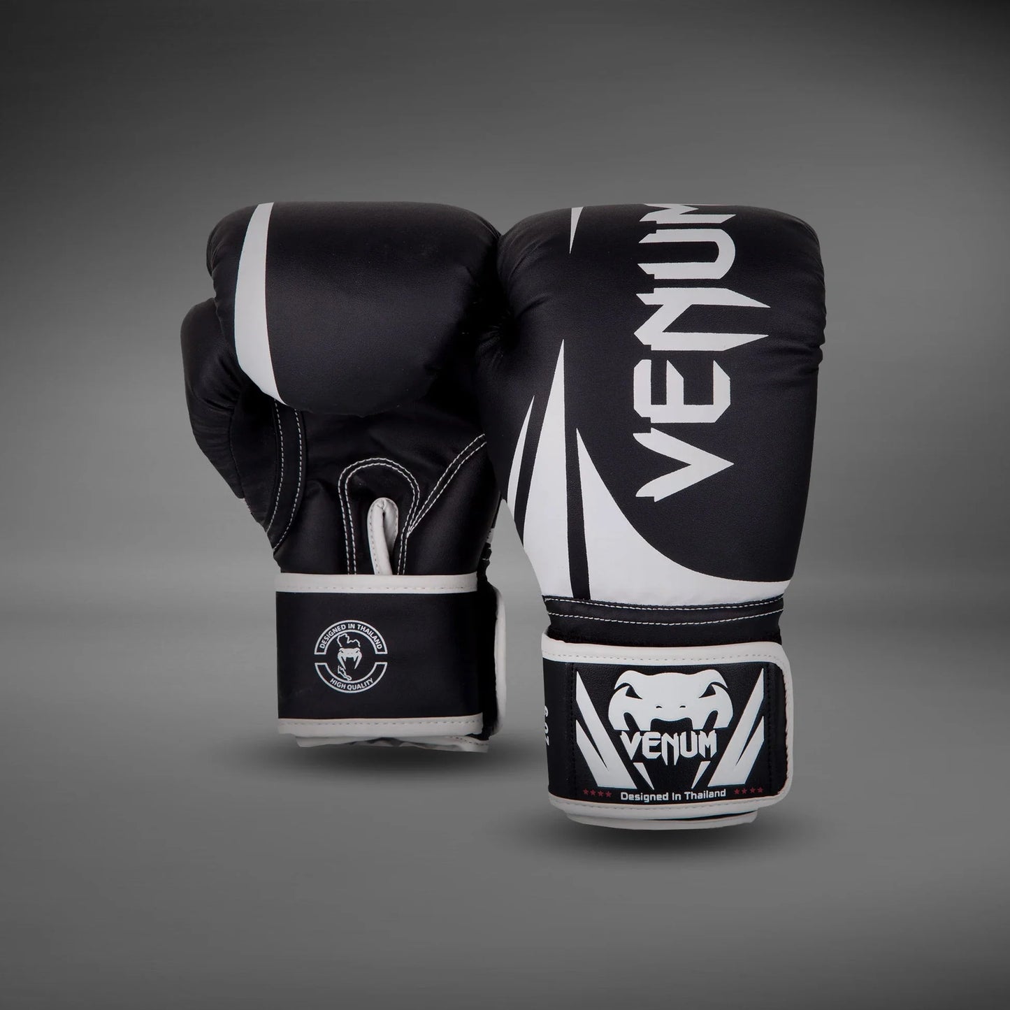 Guantes de Box Venum Challenger 2.0 para Niño (Negro / Blanco) (Disponible en Costa Rica)