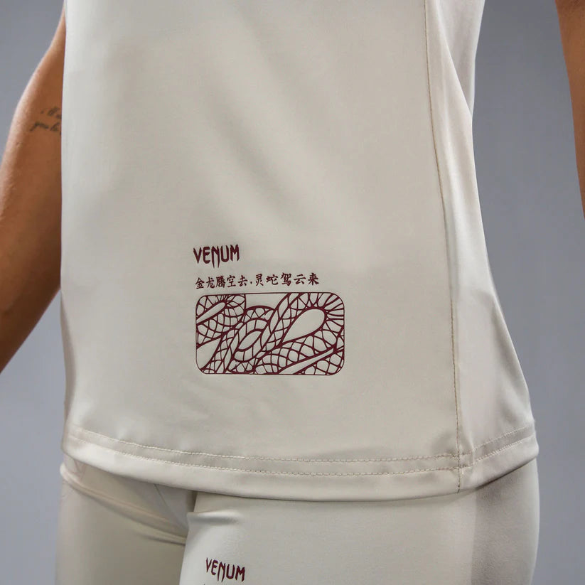 Blusa Dry Tech para Mujer Venum Serpenti (Blanco Hueso) (Disponible por en Costa Rica)