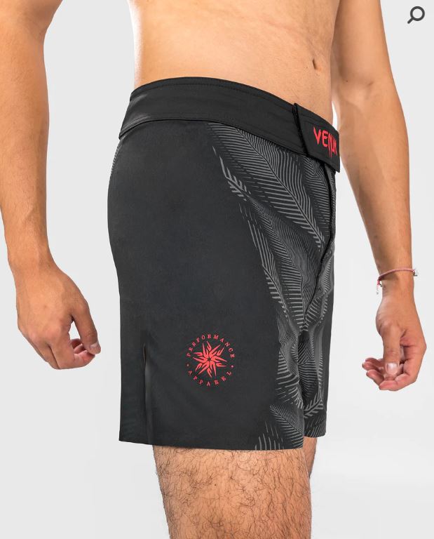 Fightshorts Venum Phantom (Negro / Rojo) (Disponible en Costa Rica y por Encargo)