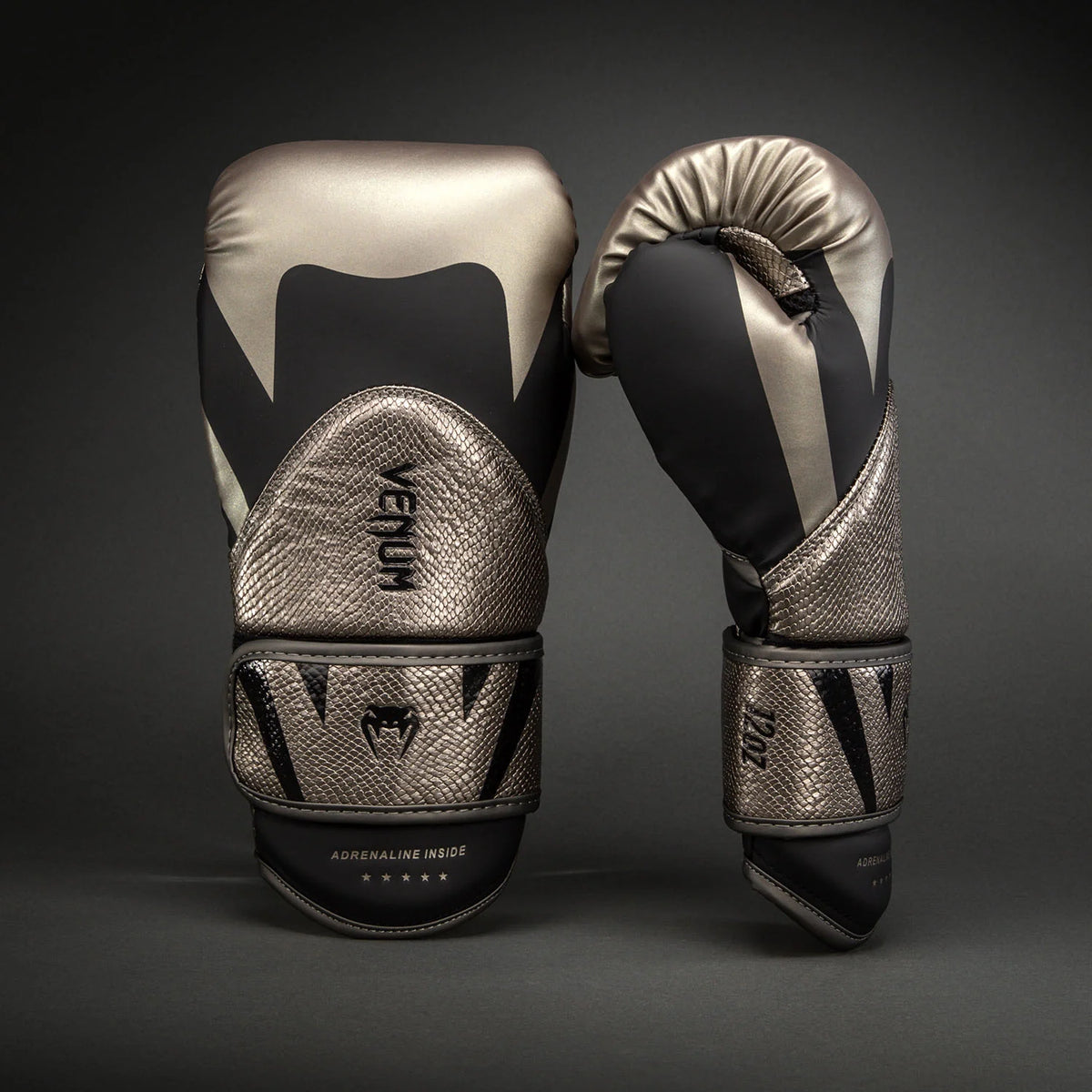 Guantes de Box Venum Challenger 4.0 Scales (Plateado / Negro ) (Disponible en Costa Rica)