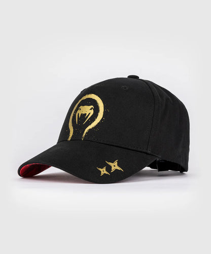 Gorra Venum x Assassin's Creed: Shadows (Negro / Dorado) (Disponible en Costa Rica y por Encargo)
